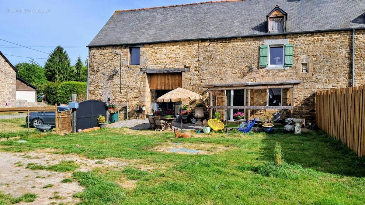 Maison à COMBOURG