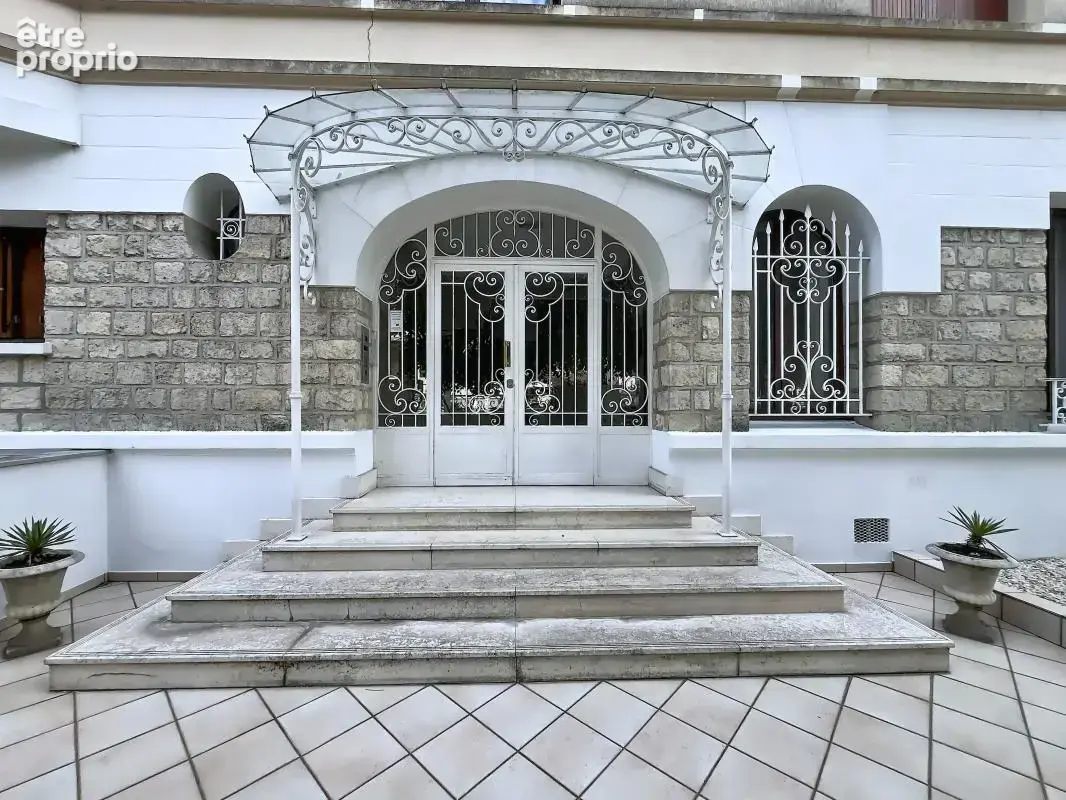 Appartement à LES PAVILLONS-SOUS-BOIS