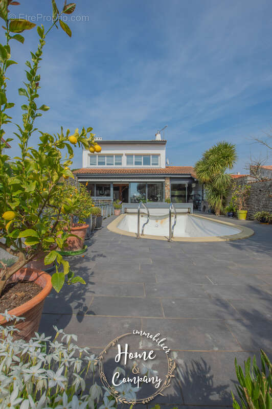 Maison à VAUX-SUR-MER