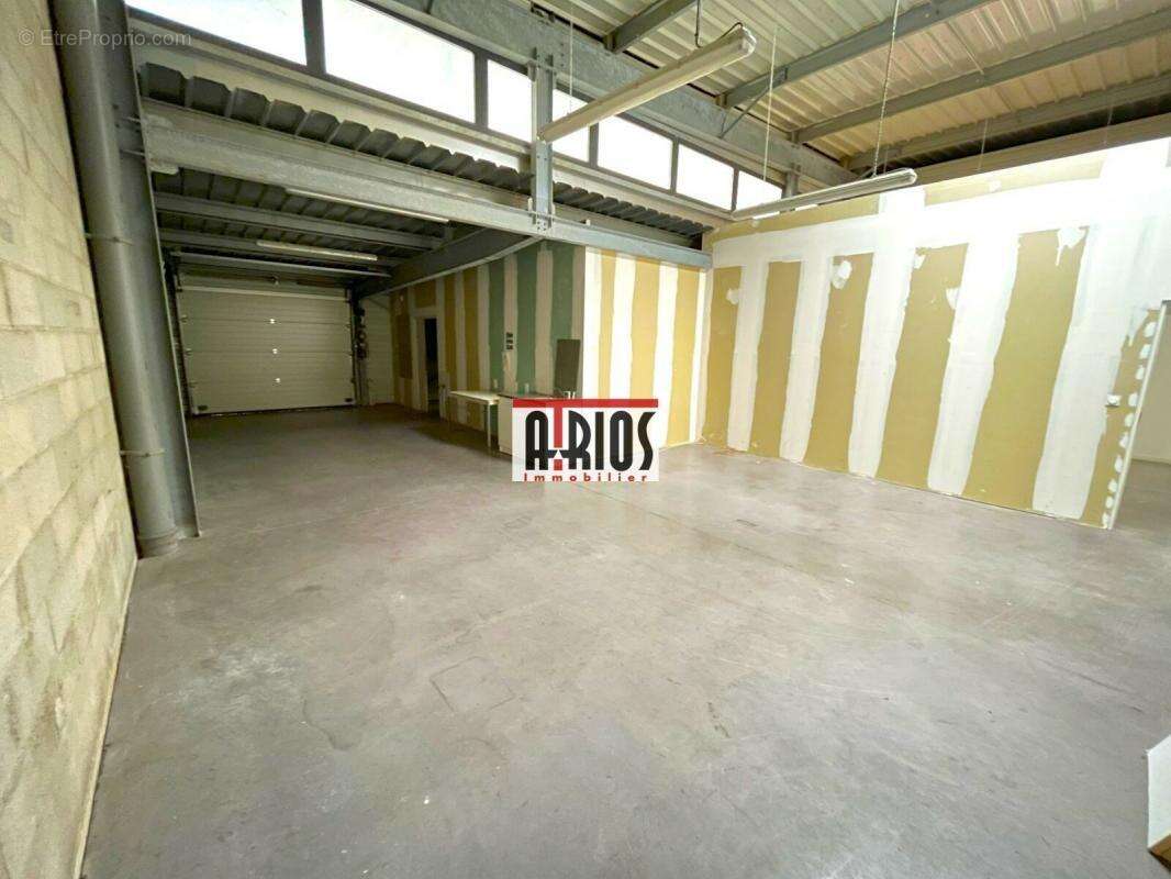 Commerce à LA FARLEDE