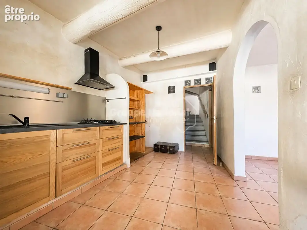 Exclusivité - Maison de ville pleine de charme - Avec cour - photo 3