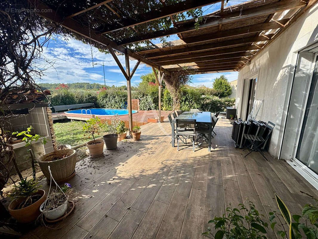 Maison à CASTELNAU-VALENCE