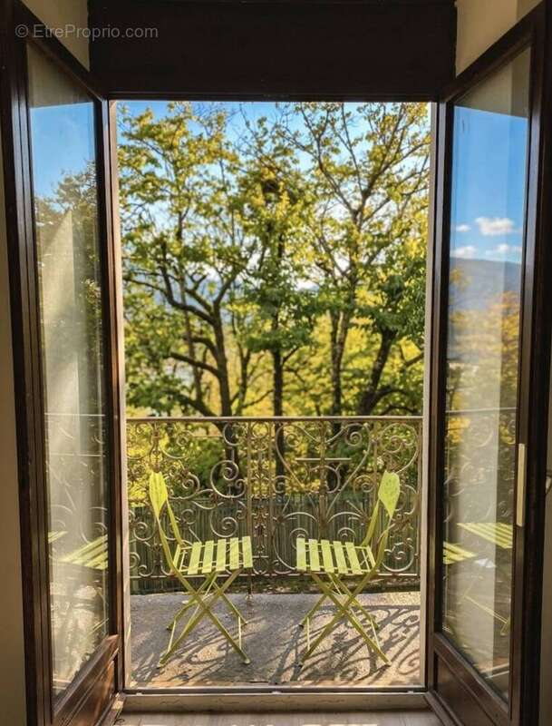 Appartement à AIX-LES-BAINS