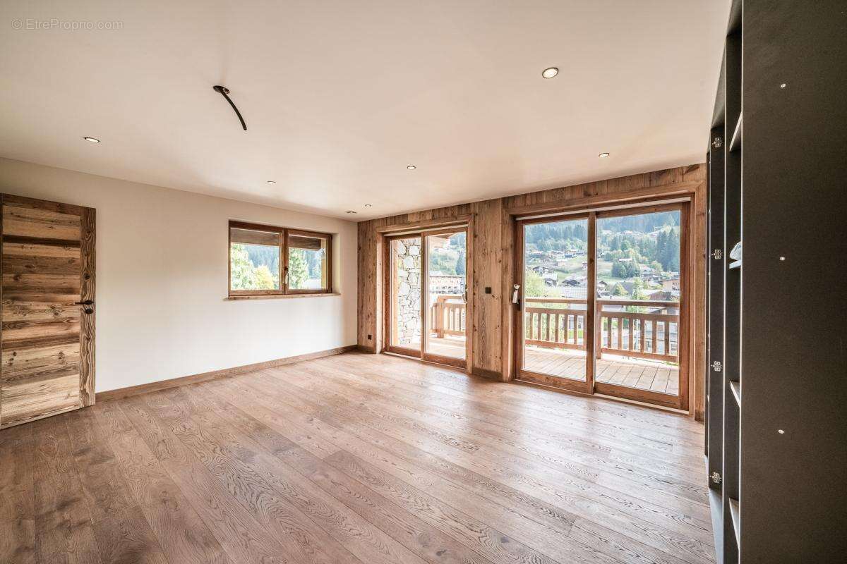 Luxueux chalet neuf en plein cœur des Gets - photo 5