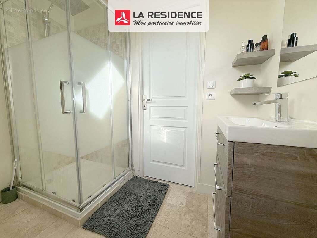 Maison à BONNIERES-SUR-SEINE