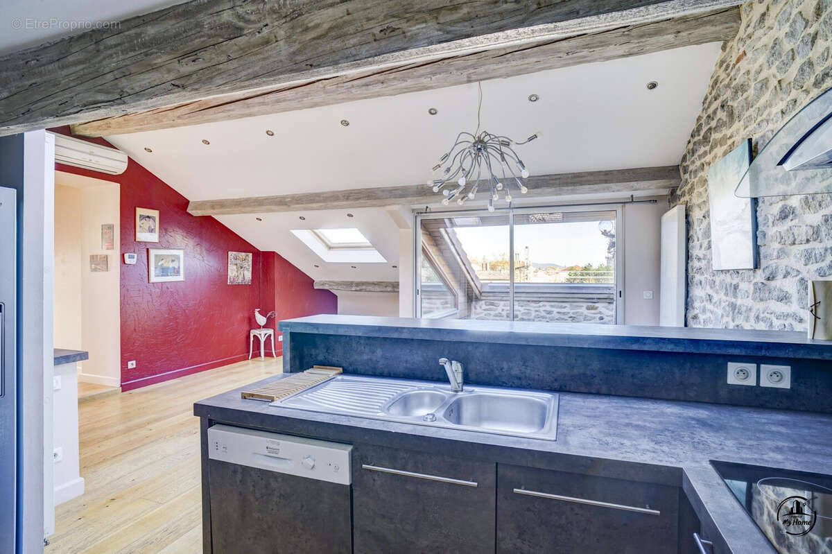 Appartement à SAINT-ETIENNE