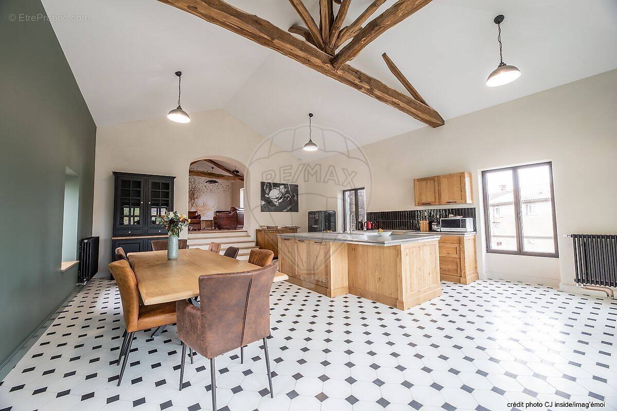 Maison à VILLIE-MORGON