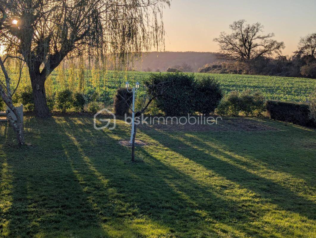 Maison à SAINT-CYR-SUR-LOIRE