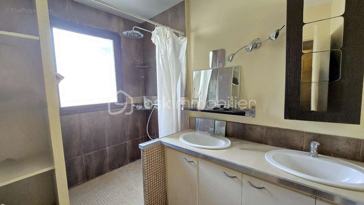 Maison à VILLELAURE