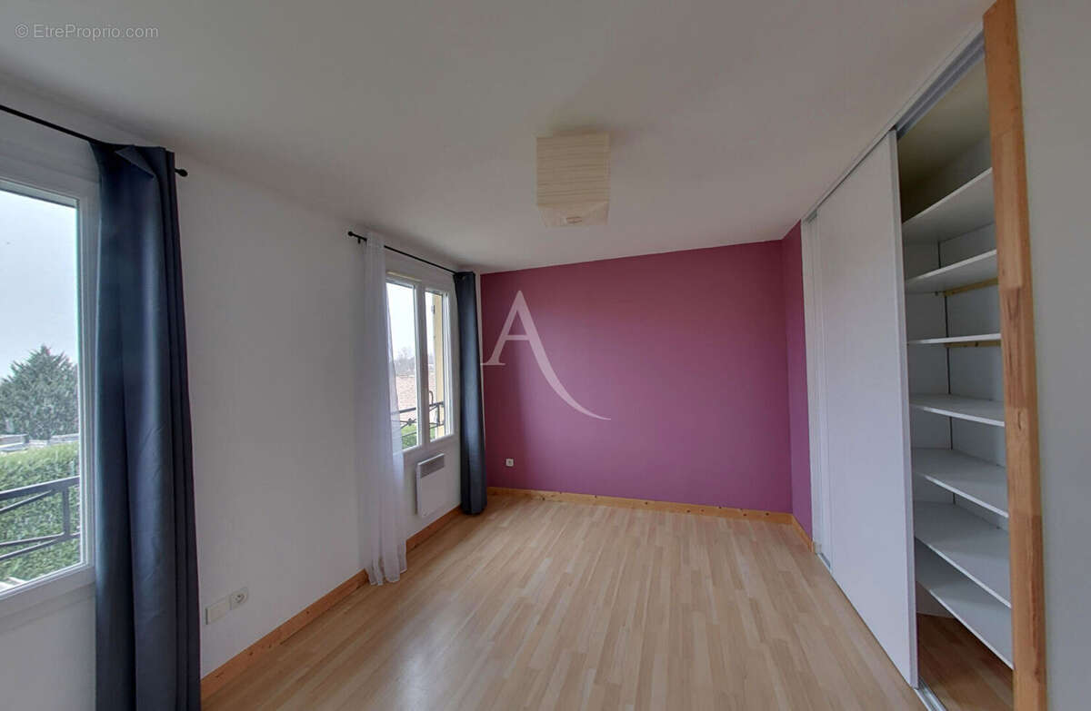 Maison à NEGREPELISSE