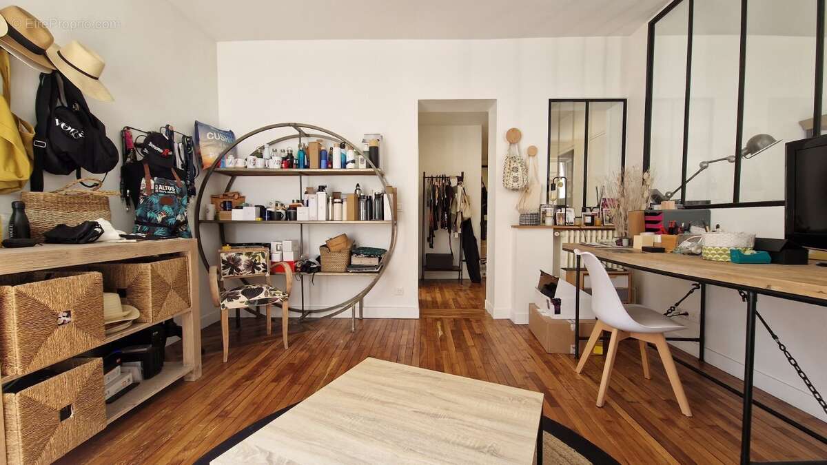 Appartement à COURBEVOIE