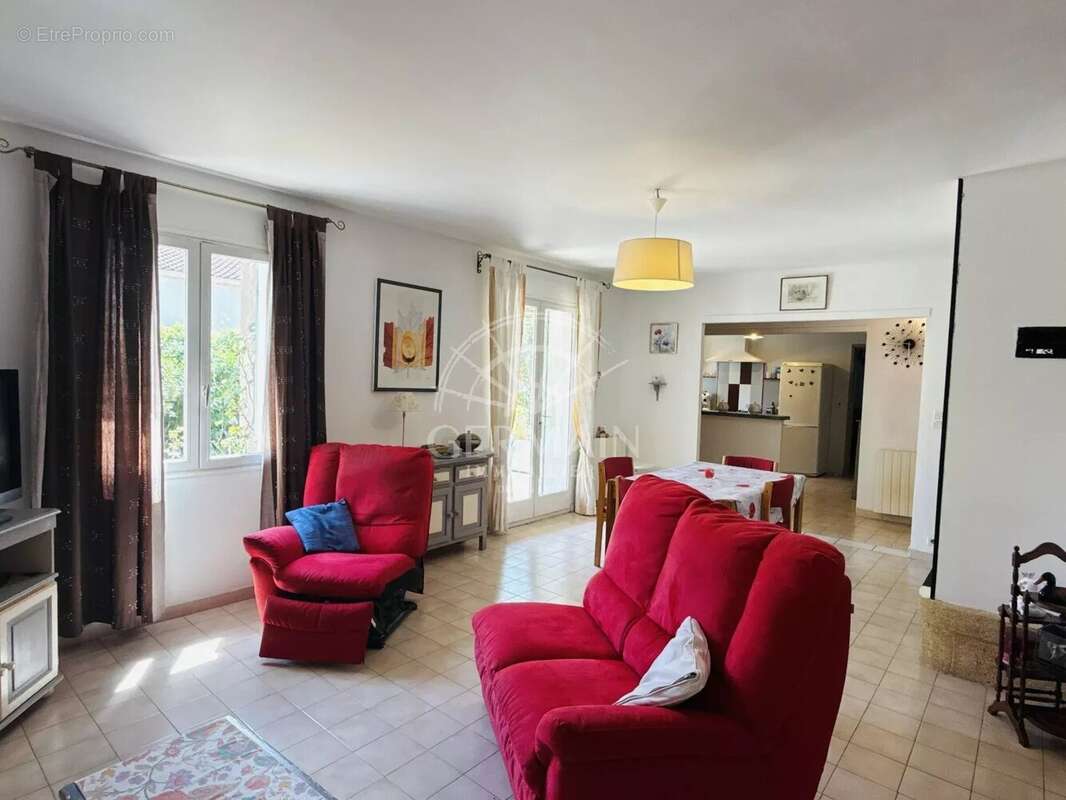 Maison à L'ISLE-SUR-LA-SORGUE