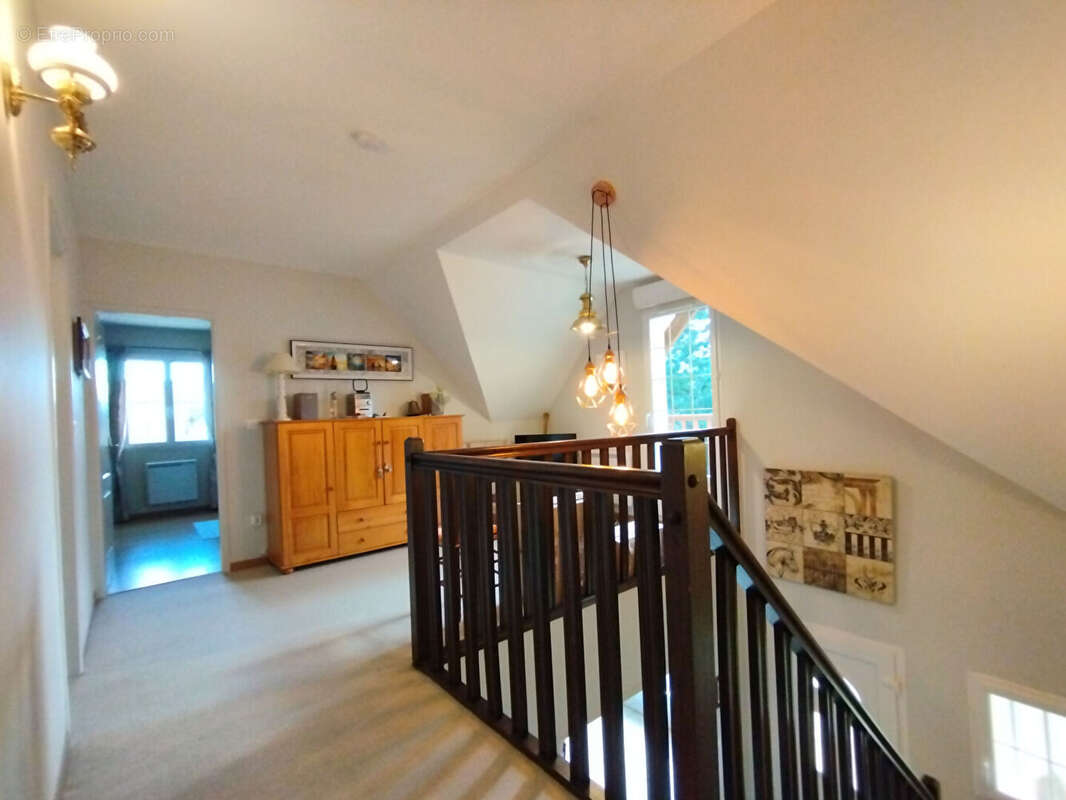 Maison à SAINT-SEBASTIEN-DE-MORSENT