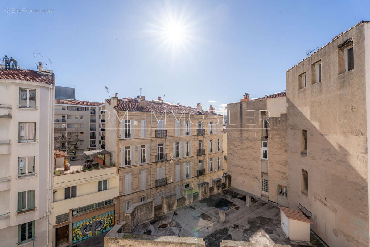 Appartement à MARSEILLE-5E