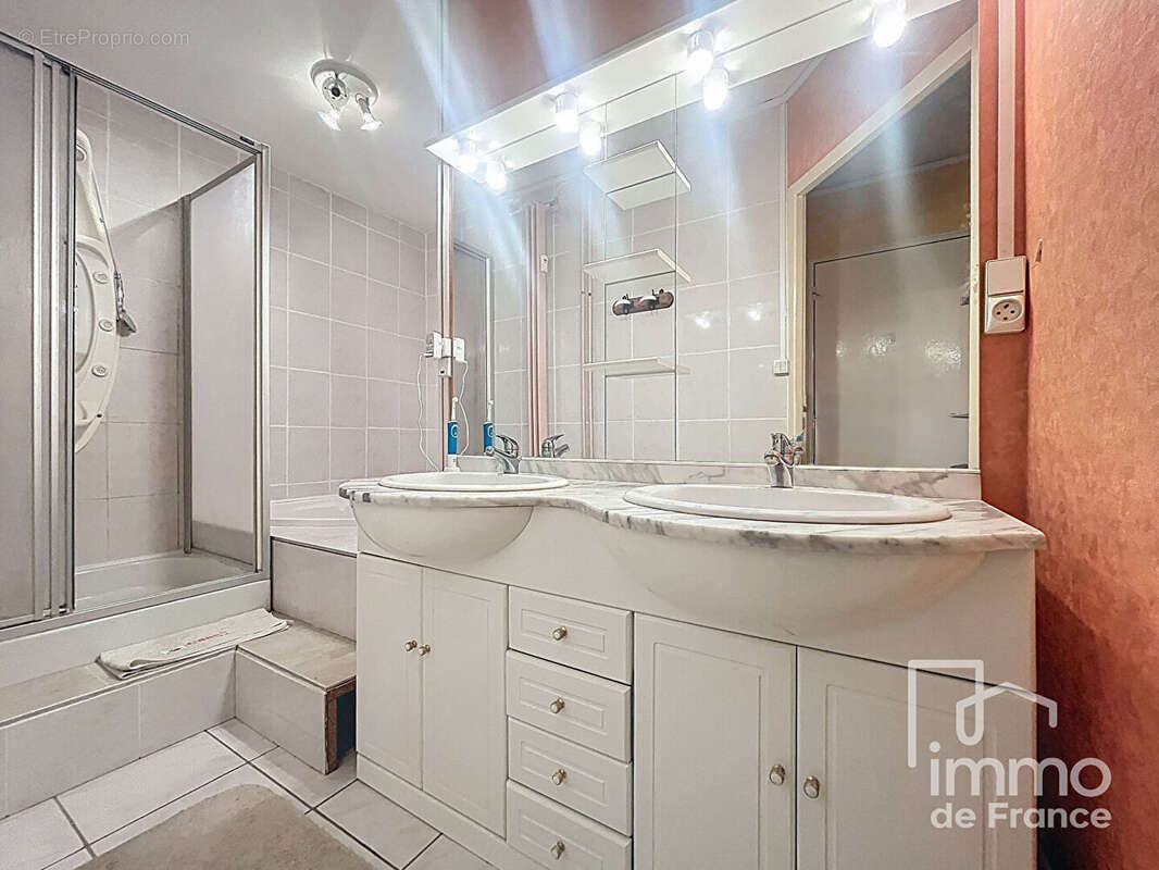 Appartement à SAINT-GENIS-POUILLY