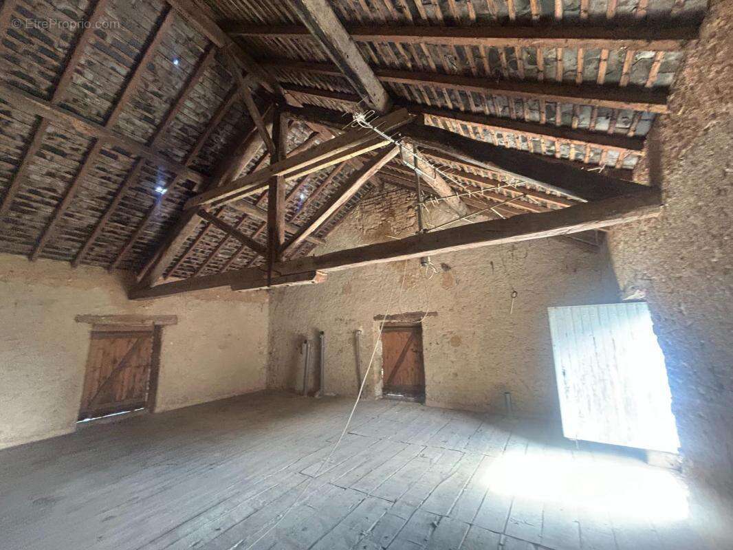 Maison à SAINT-MARCEL