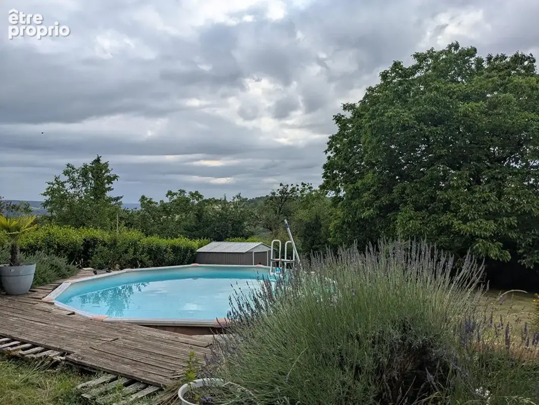 Maison proche de Figeac avec dépendances sur grand terrain - photo 11