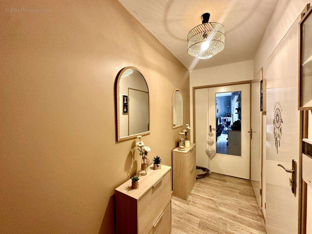Appartement à VAUJOURS