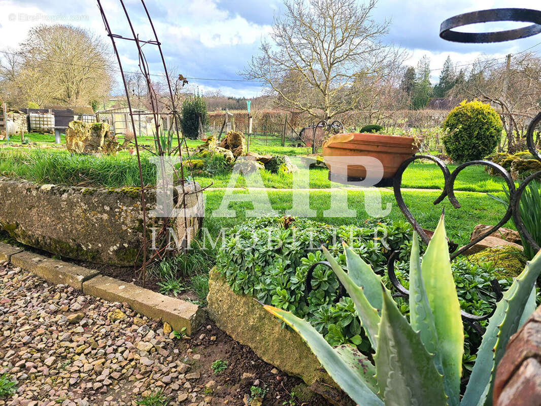 Maison à SAINT-CHRISTOPHE-LE-JAJOLET
