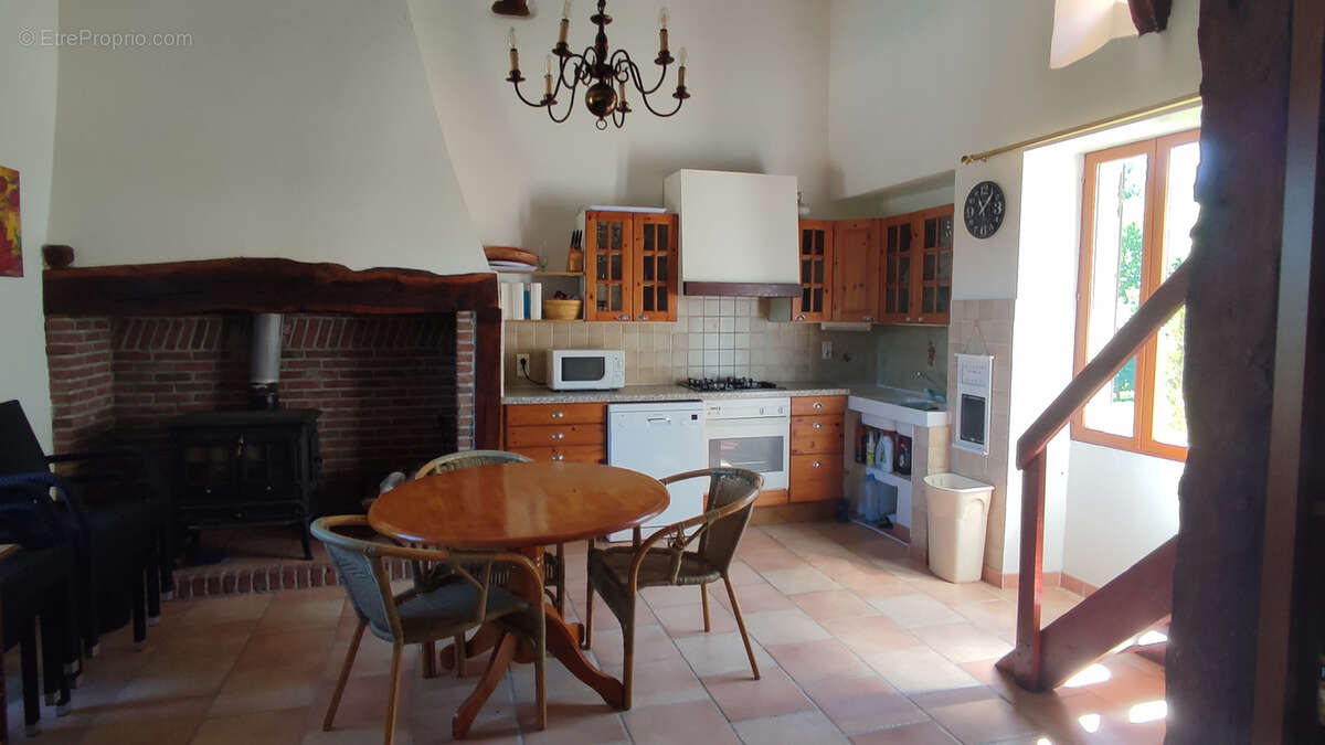 Maison à MONTAIGU-DE-QUERCY