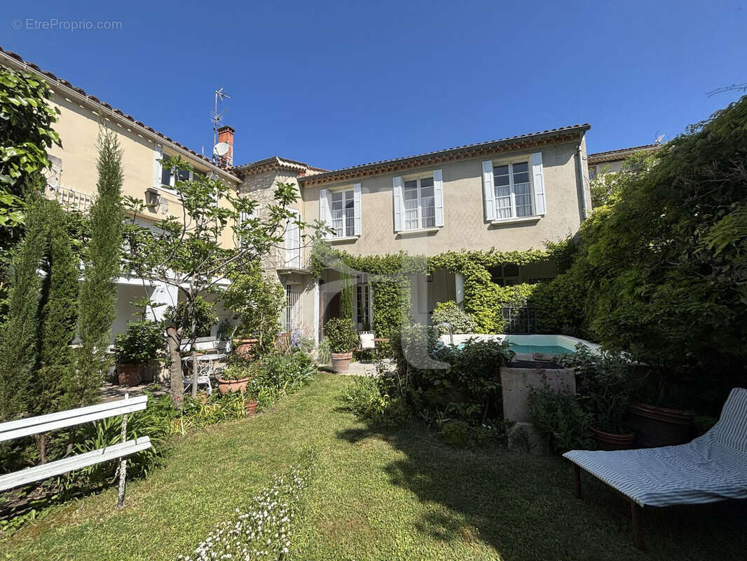 Maison à VAISON-LA-ROMAINE