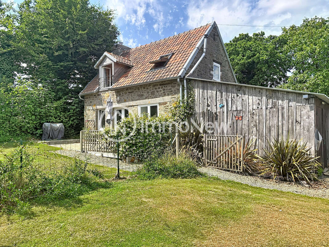 Maison 152 m2 au calme avec gite sur terrain 5000 m2 a 5 minutes de sourdeval - photo 2