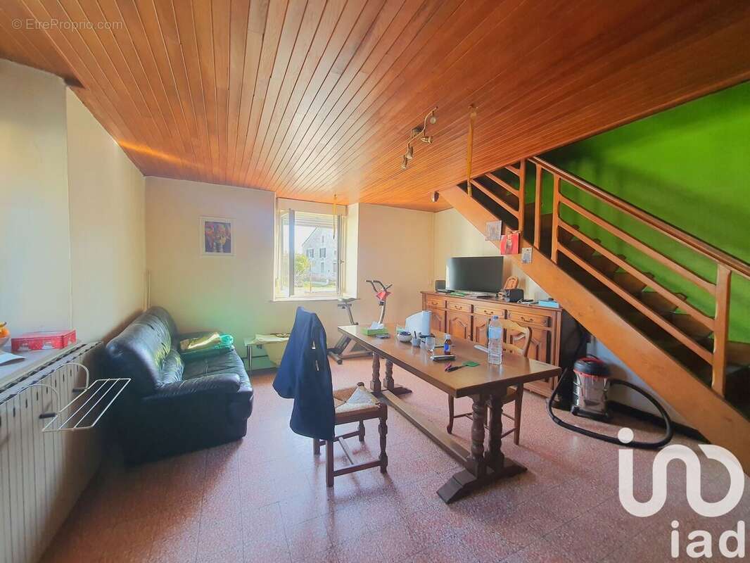 Photo 2 - Maison à VERNOIS-SUR-MANCE