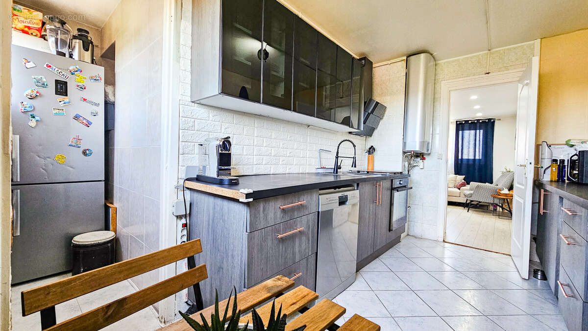 Appartement à SARTROUVILLE