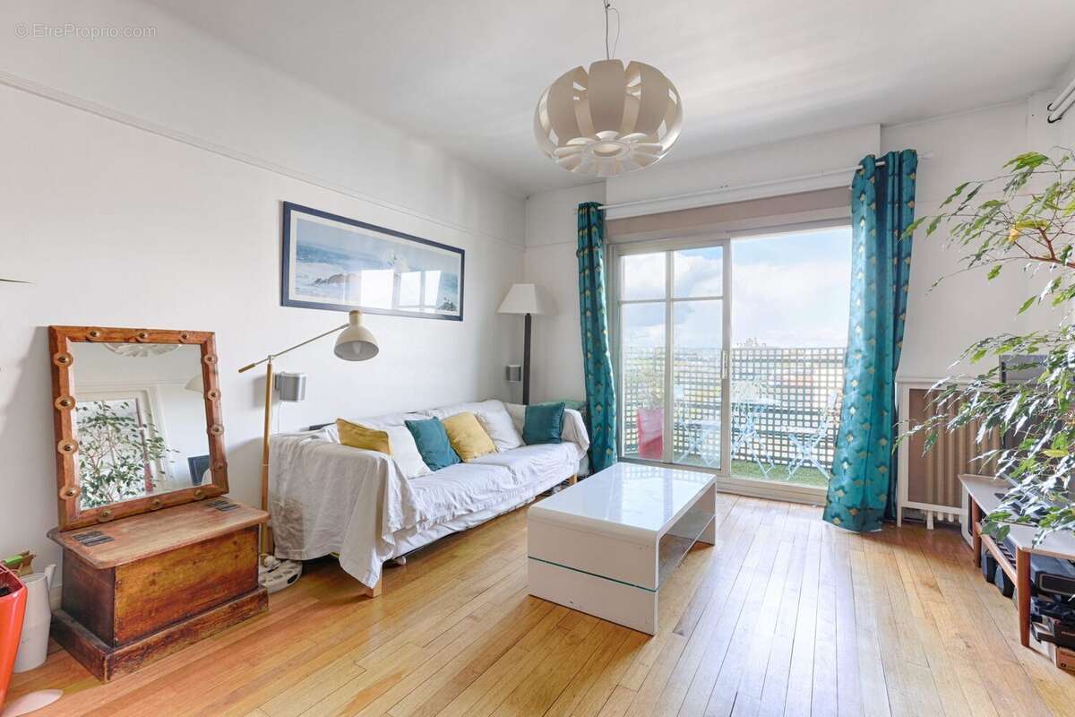 Appartement à LA GARENNE-COLOMBES