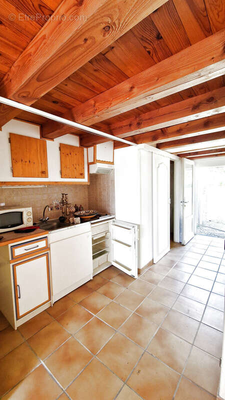 Maison à CRUVIERS-LASCOURS