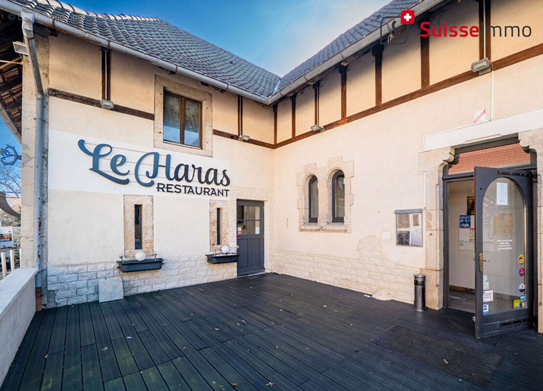 Murs + appartement T5 (+ possibilité fonds restaurant + Licence 4 ) - photo 2