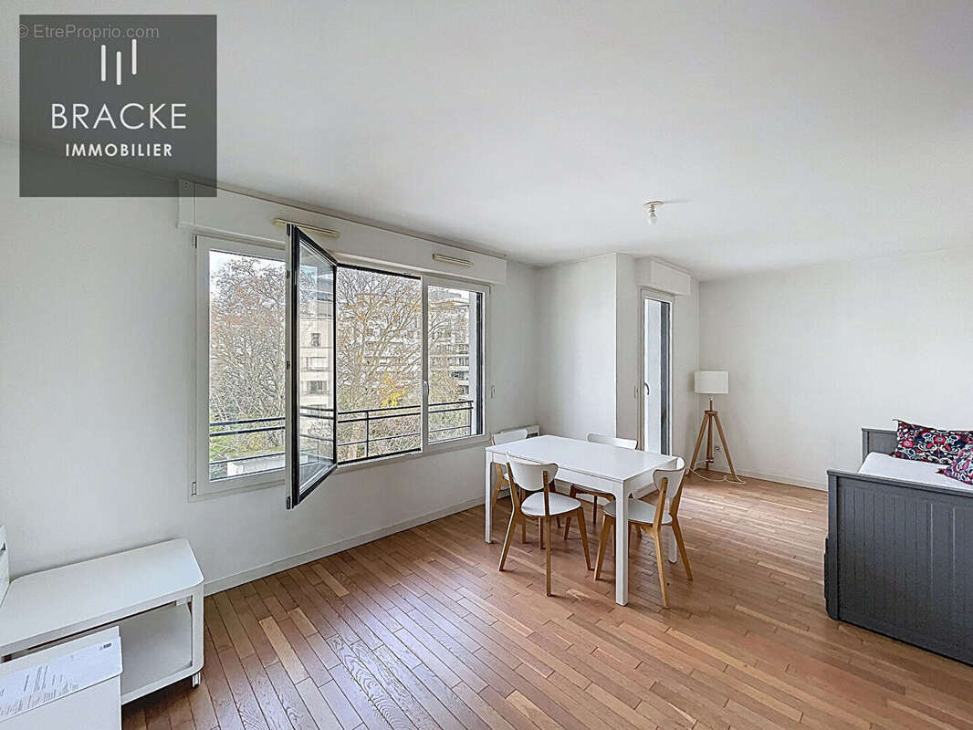 Appartement à COURBEVOIE