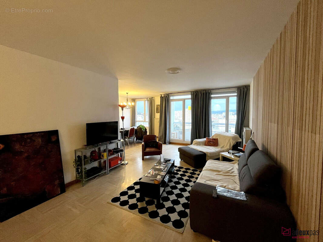 Appartement à SAINT-ETIENNE