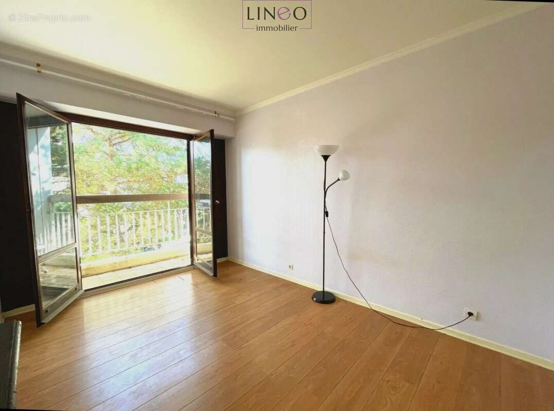 Appartement à ATHIS-MONS