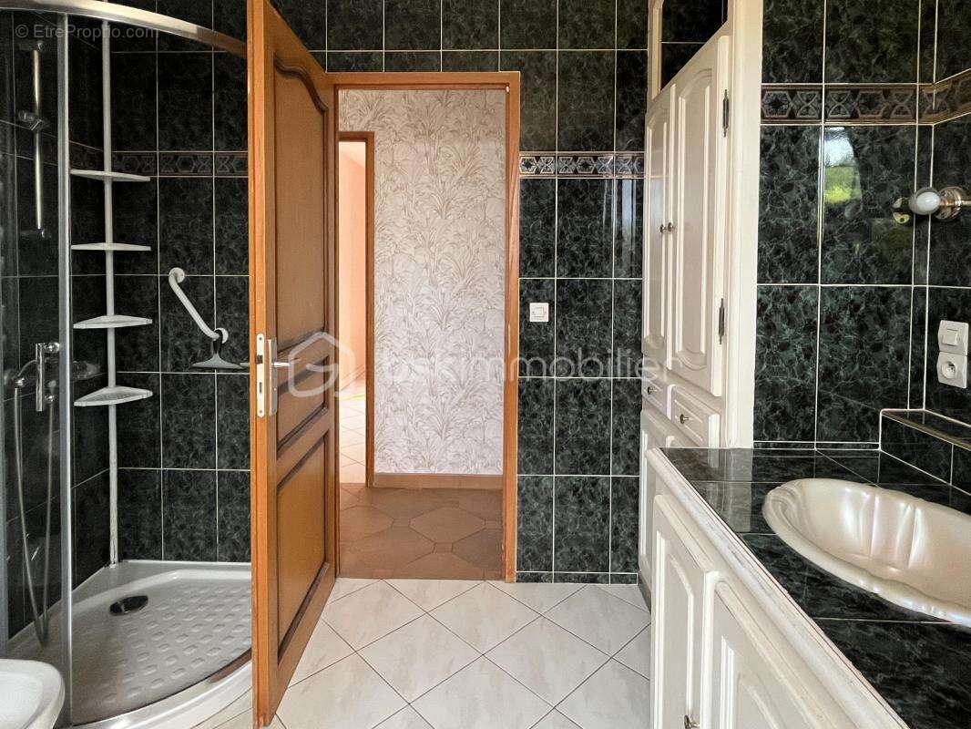 SAUJON  -  maison plain-pied 98 m2 sur terrain clos 514 m2 - photo 9