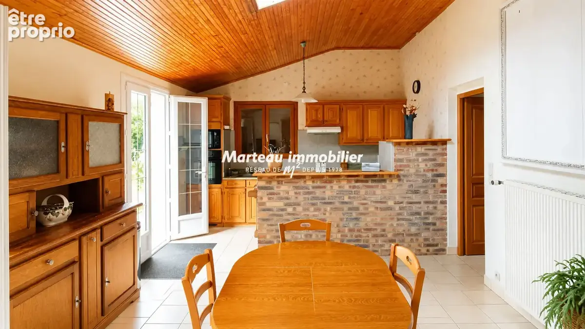 La Milesse, demeure familiale aux beaux volumes et fort potentiel. - photo 2