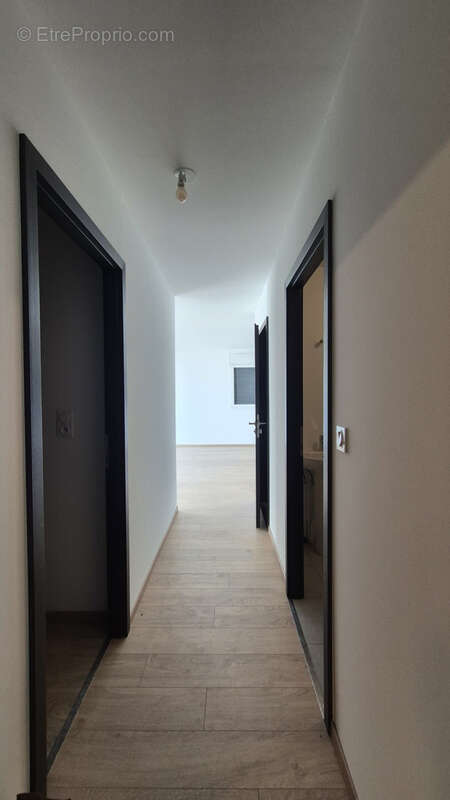 Yutz Aéroparc   Appartement 48 m2 rénové avec jardin privatif de 98 m2 et parking - photo 12