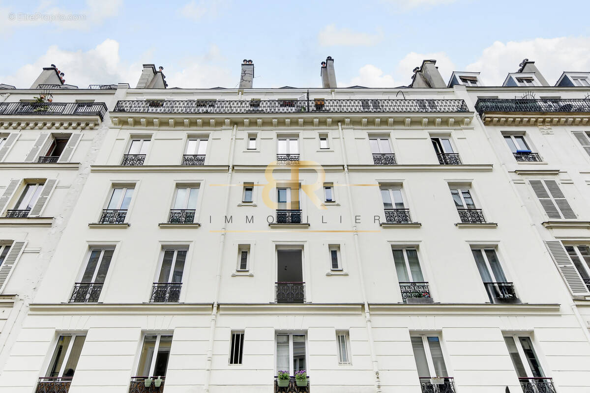 Appartement à PARIS-14E