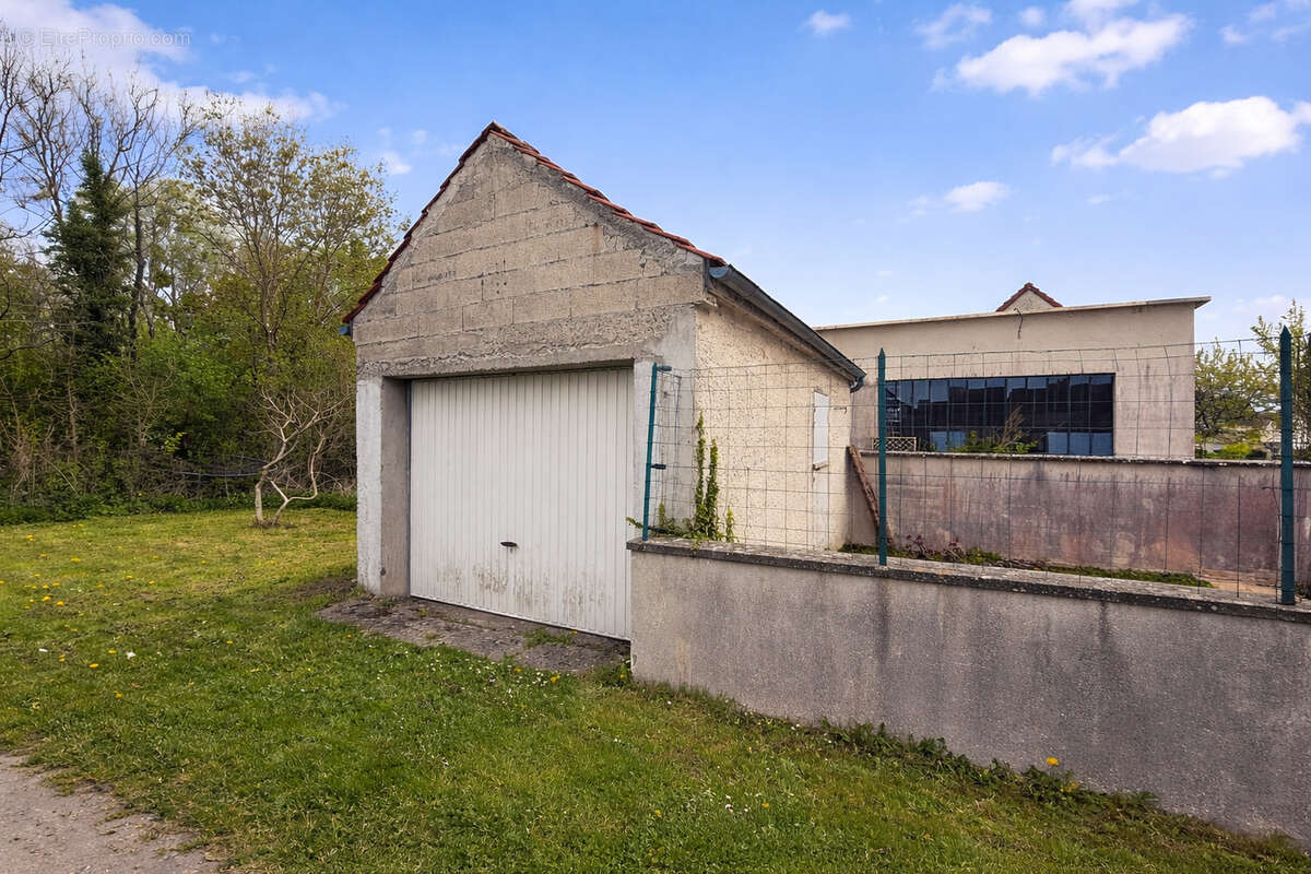 Maison à THIERS-SUR-THEVE