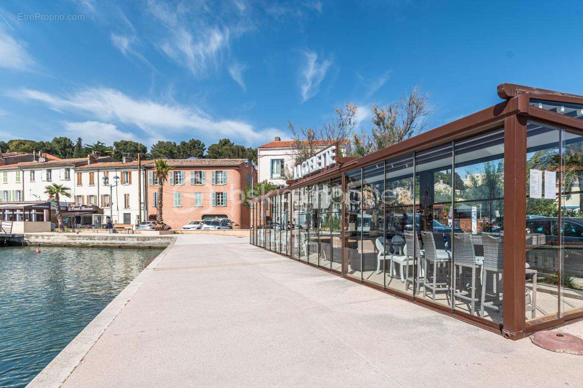 *** brasserie licence iv - port de st mandrier - clientele fidele a l'annee + fort potentiel *** - photo 7