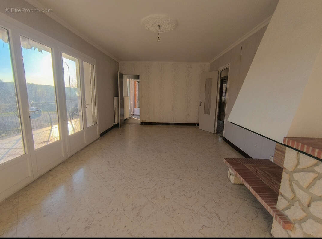 Maison à CHEZY-SUR-MARNE