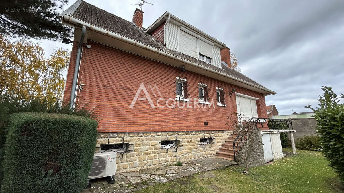 Maison à OSTRICOURT