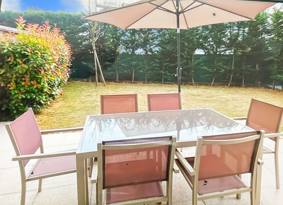 Appartement à SAINTE-GENEVIEVE-DES-BOIS