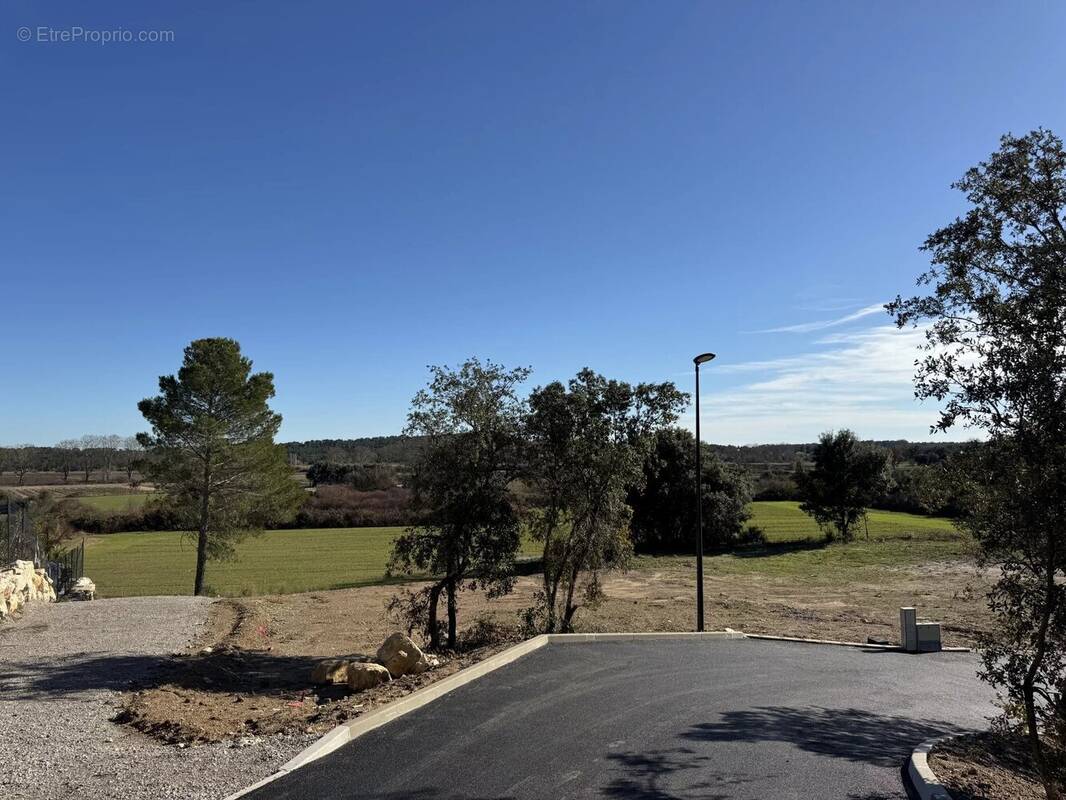 Terrain à SAINT-BAUZILLE-DE-MONTMEL