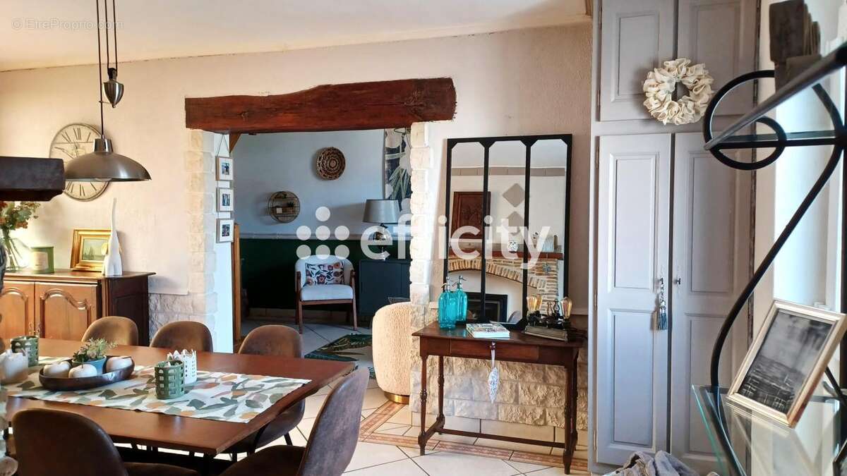 Maison à ONS-EN-BRAY