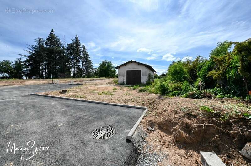 Terrain à POLLIONNAY