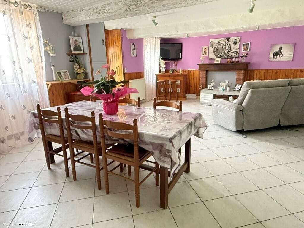 Villefagnan – Maison De 3 Chambres En Excellent Etat Avec Garage Double - photo 5