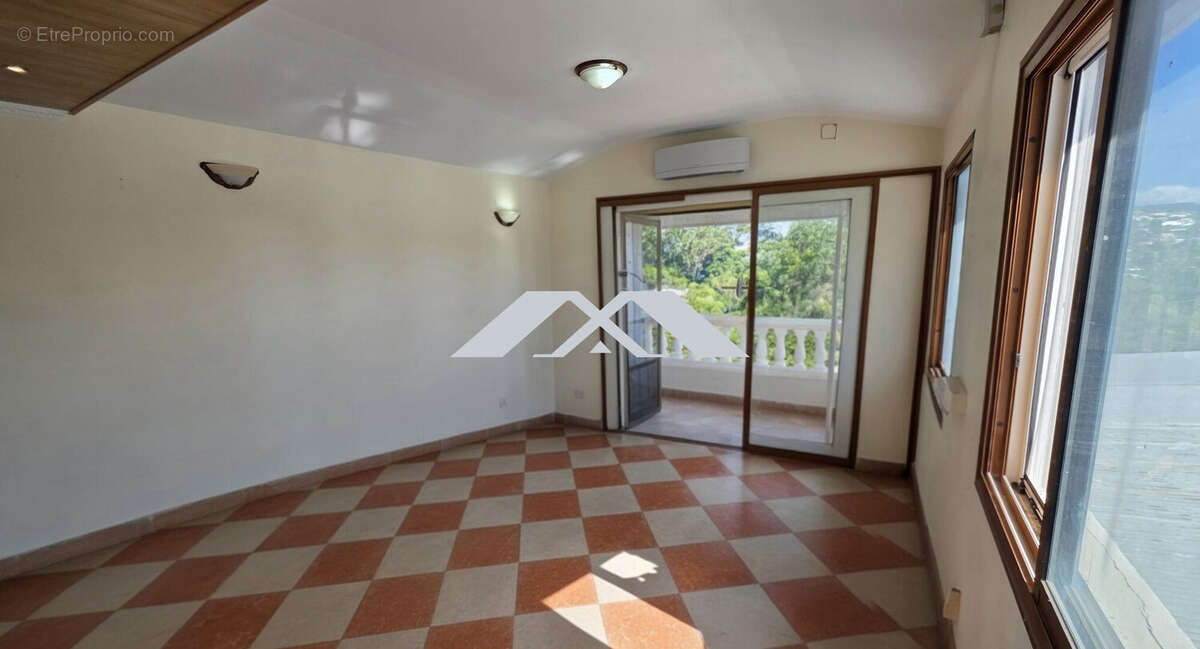 Appartement à SAINT-DENIS