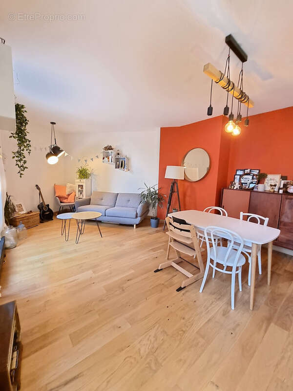 Appartement à PARIS-14E