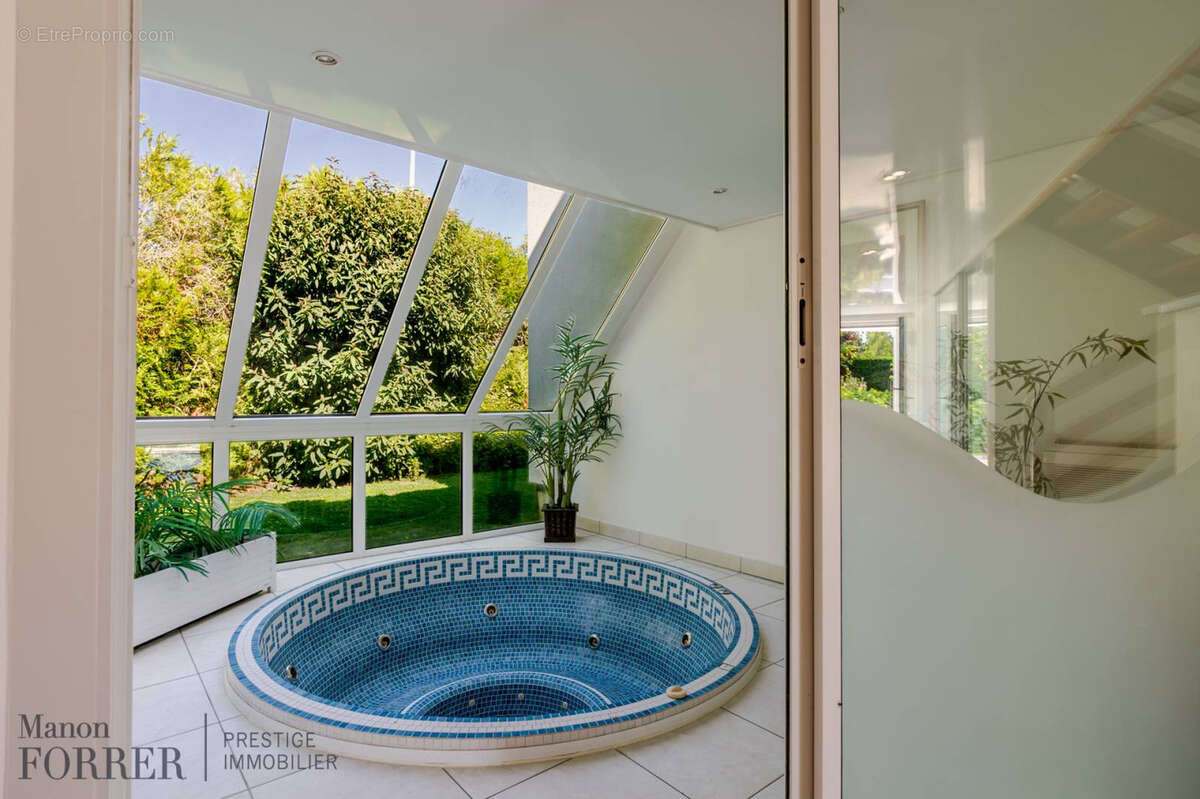 À vendre ! maison contemporaine avec piscine et prestations haut de gamme - photo 9